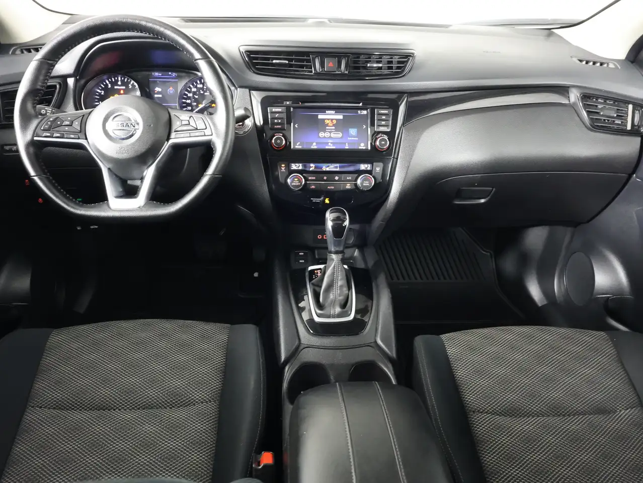 Nissan Qashqai снимка Nissan Qashqai