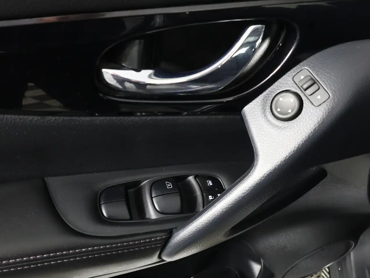 Nissan Qashqai снимка Nissan Qashqai
