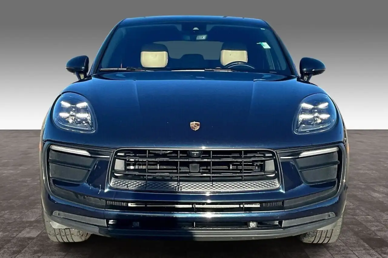 Porsche Macan photo Porsche Macan