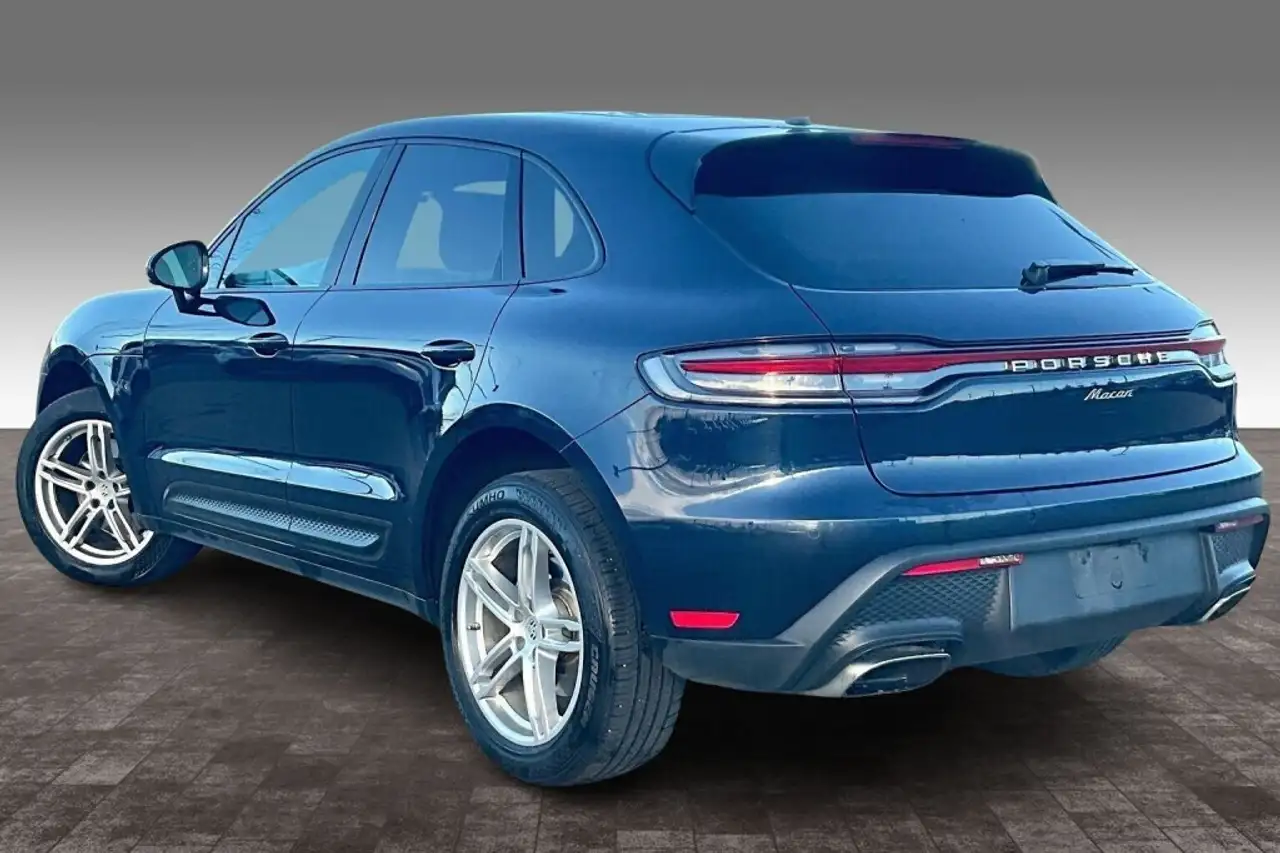 Porsche Macan photo Porsche Macan