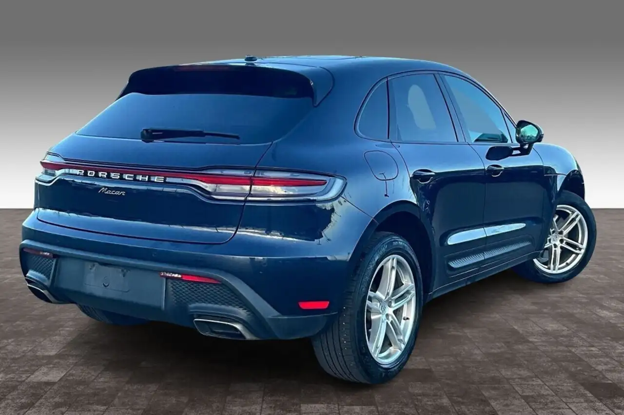 Porsche Macan photo Porsche Macan