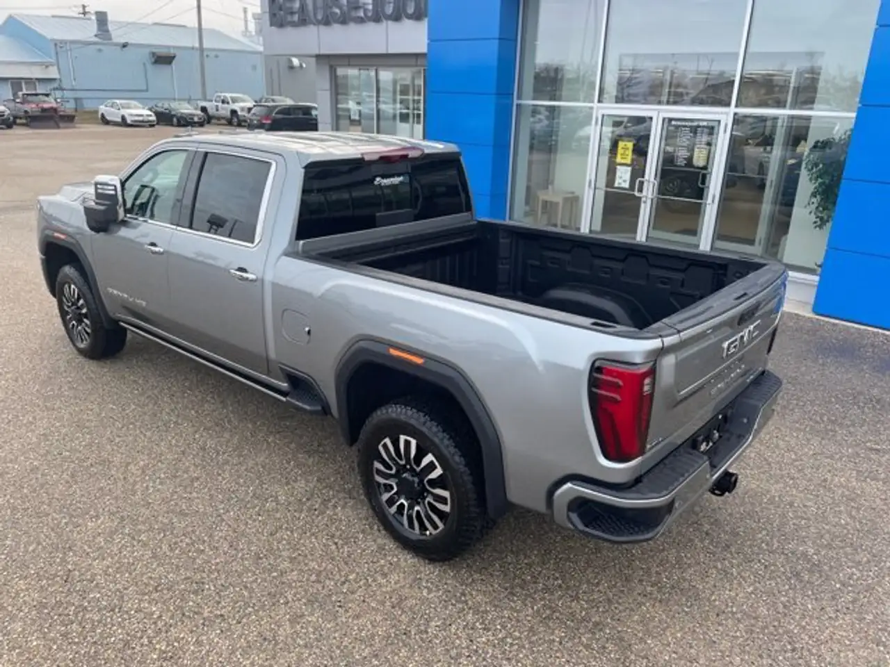 GMC Sierra 2500HD снимка GMC Sierra 2500HD