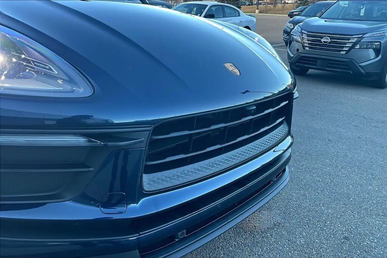 Porsche Macan photo Porsche Macan