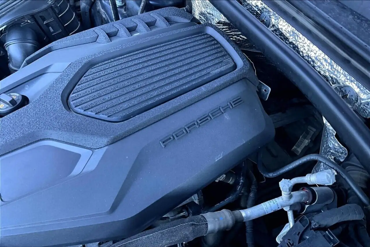 Porsche Macan photo Porsche Macan