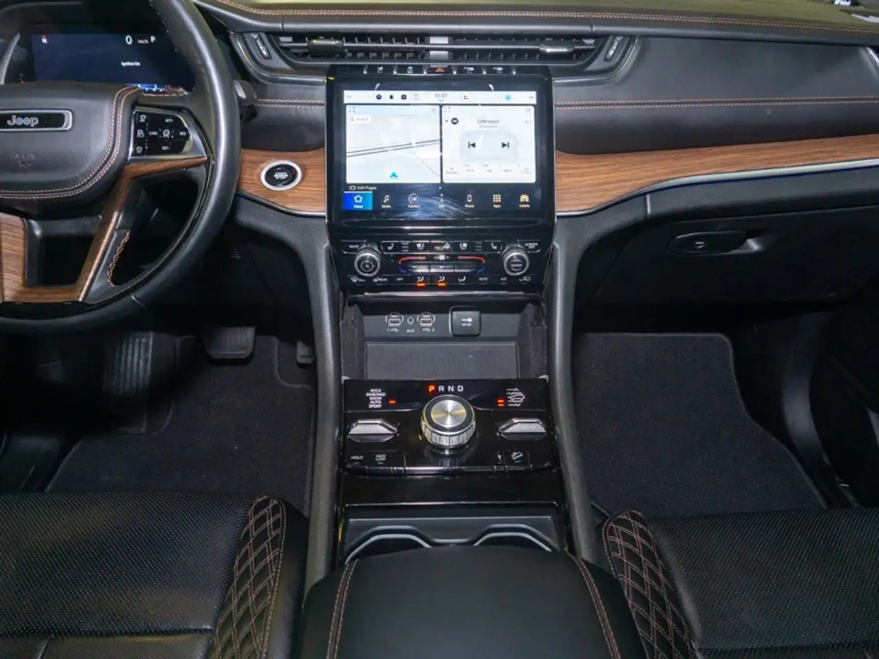 Jeep Grand Cherokee снимка Jeep Grand Cherokee