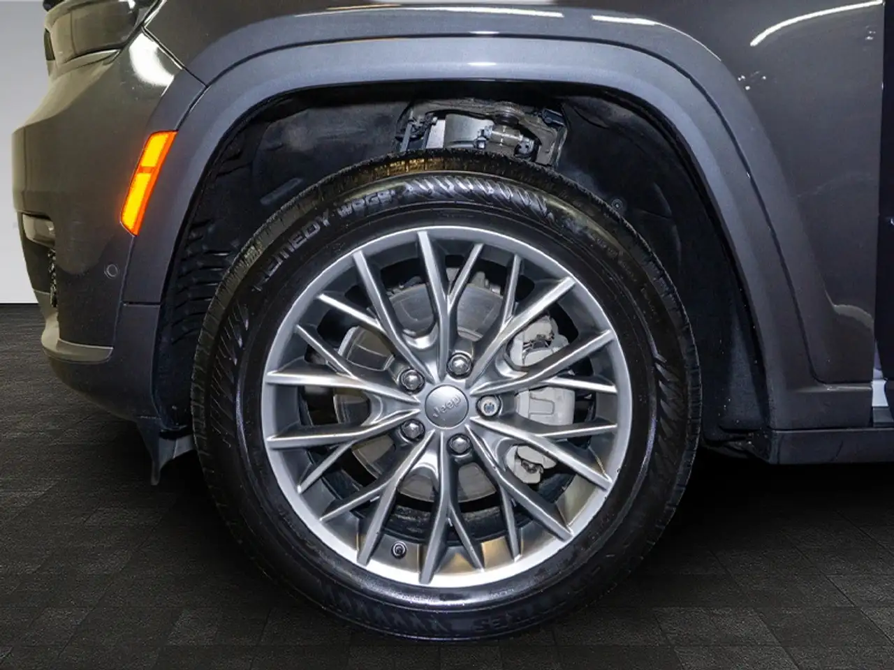Jeep Grand Cherokee снимка Jeep Grand Cherokee