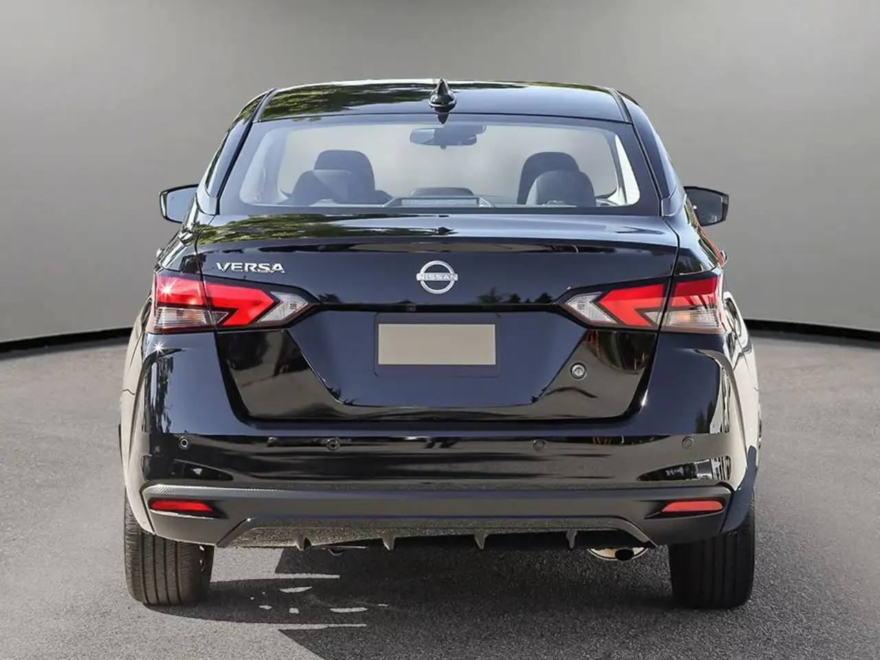 Nissan Versa снимка Nissan Versa