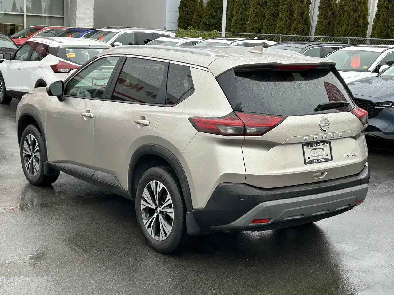 Nissan Rogue снимка Nissan Rogue