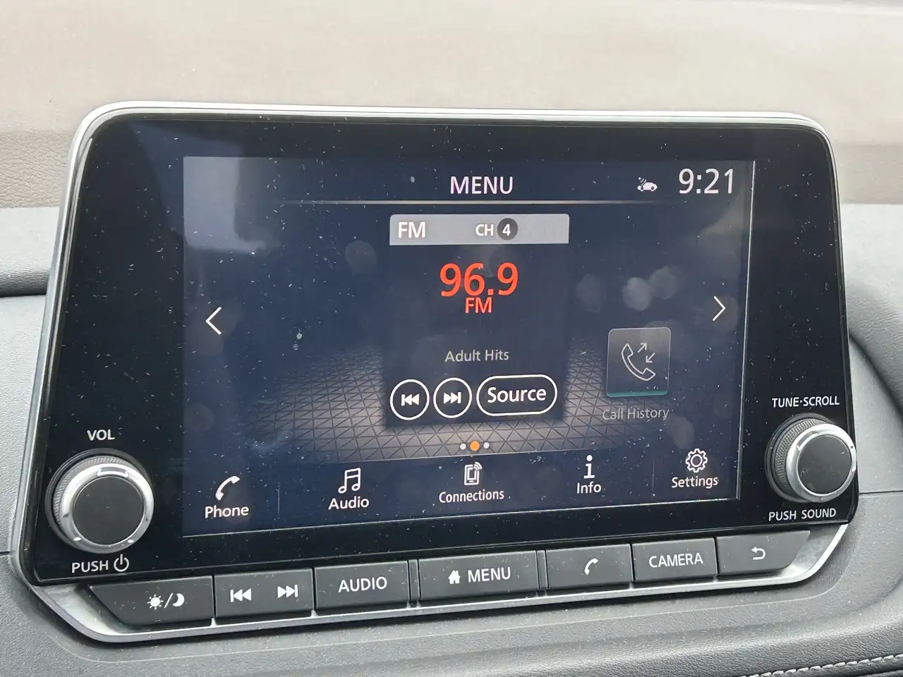 Nissan Rogue снимка Nissan Rogue