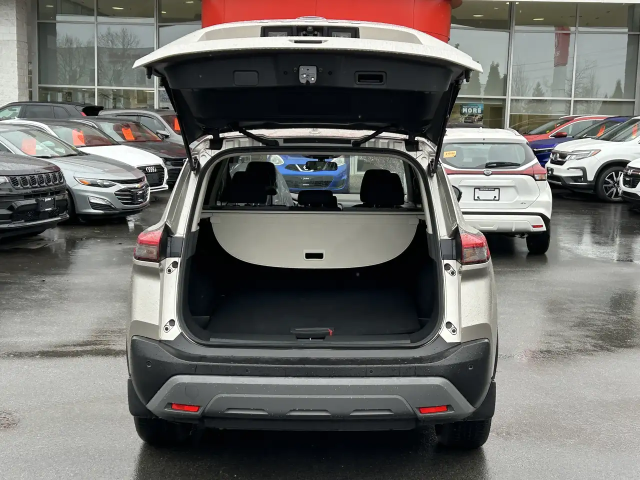 Nissan Rogue снимка Nissan Rogue