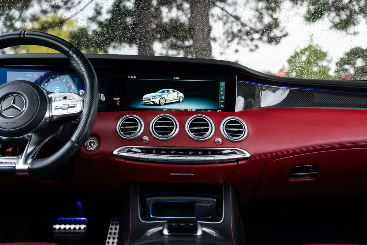 Mercedes-Benz S-Class photo Mercedes-Benz S-Class