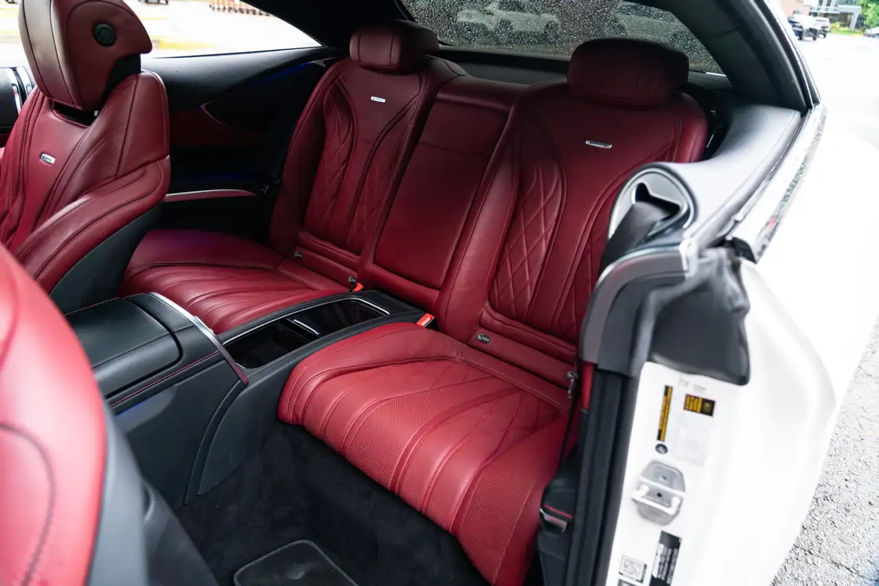 Mercedes-Benz S-Class photo Mercedes-Benz S-Class