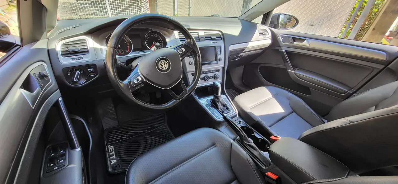 Volkswagen Golf photo Volkswagen Golf