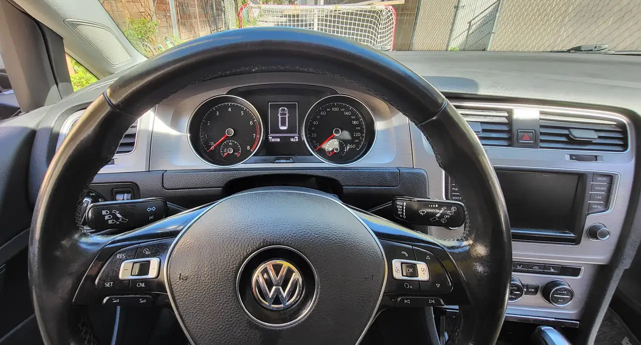 Volkswagen Golf photo Volkswagen Golf
