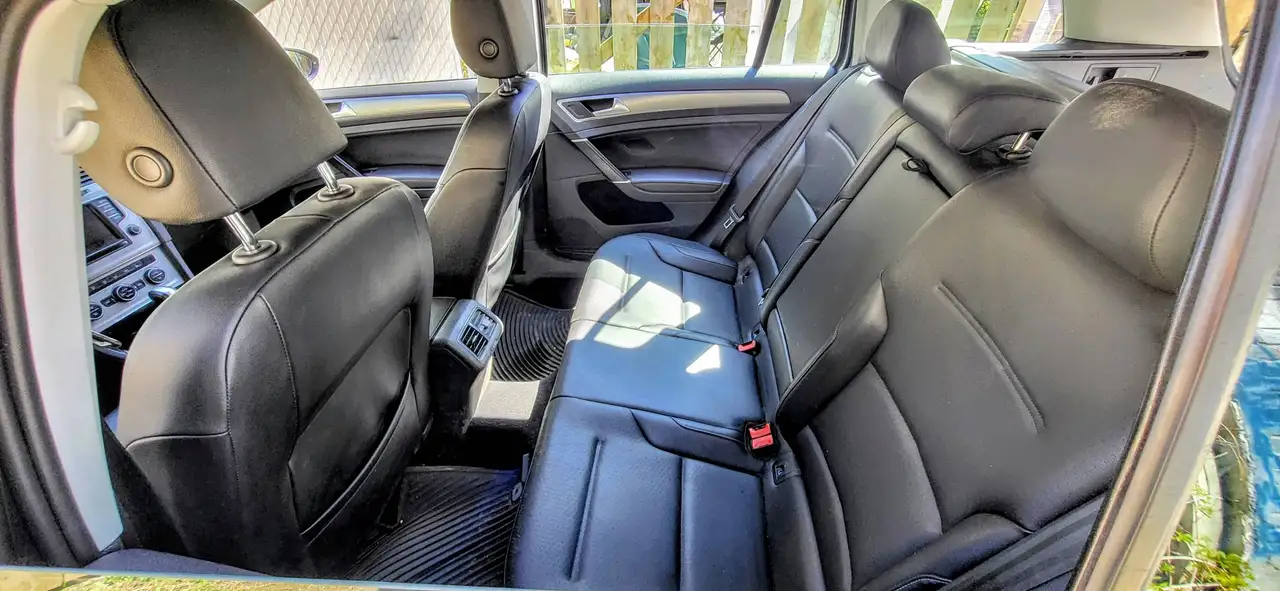 Volkswagen Golf photo Volkswagen Golf