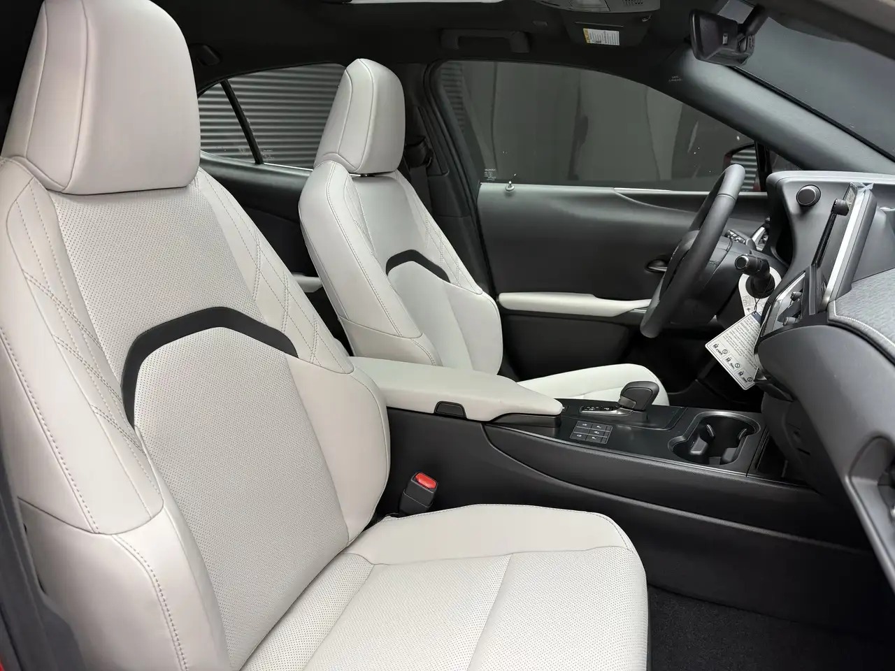 Lexus UX снимка Lexus UX