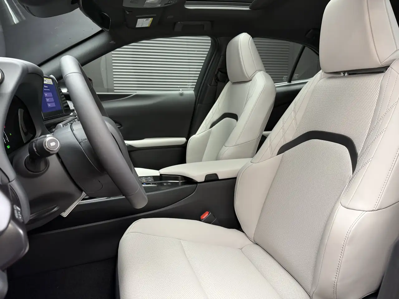 Lexus UX снимка Lexus UX