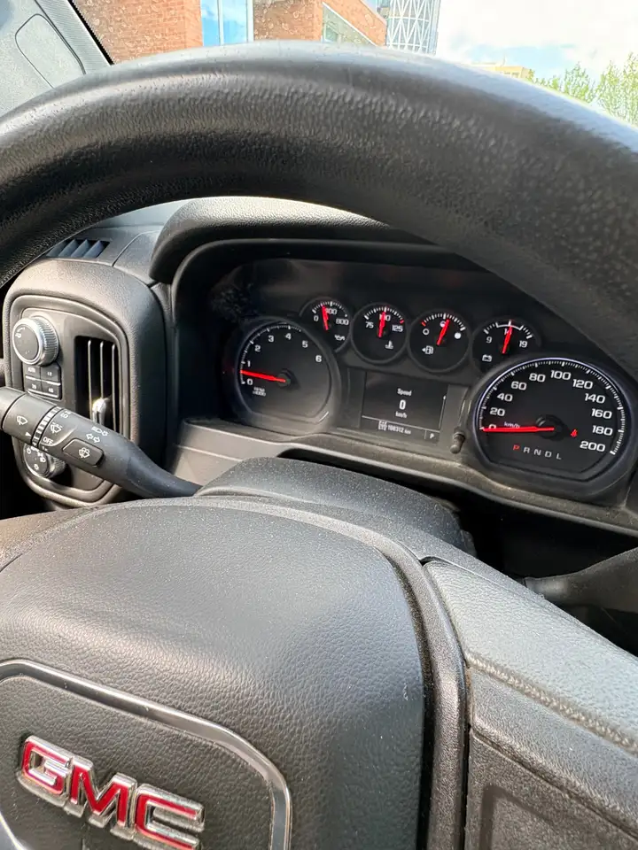 GMC Sierra 2500HD снимка GMC Sierra 2500HD