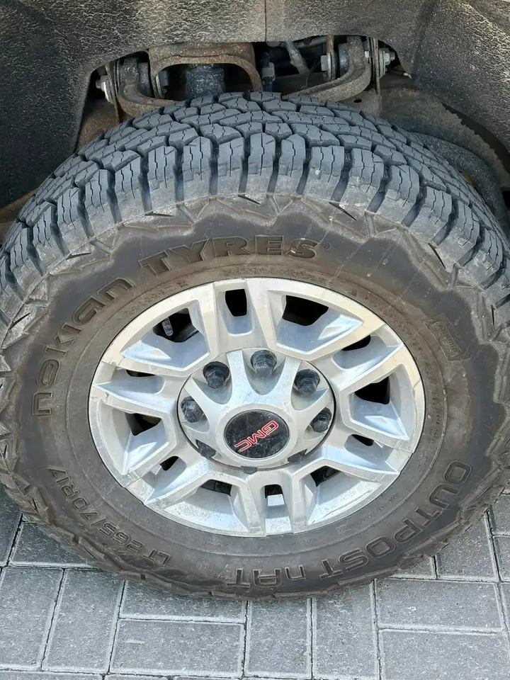 GMC Sierra 2500HD снимка GMC Sierra 2500HD
