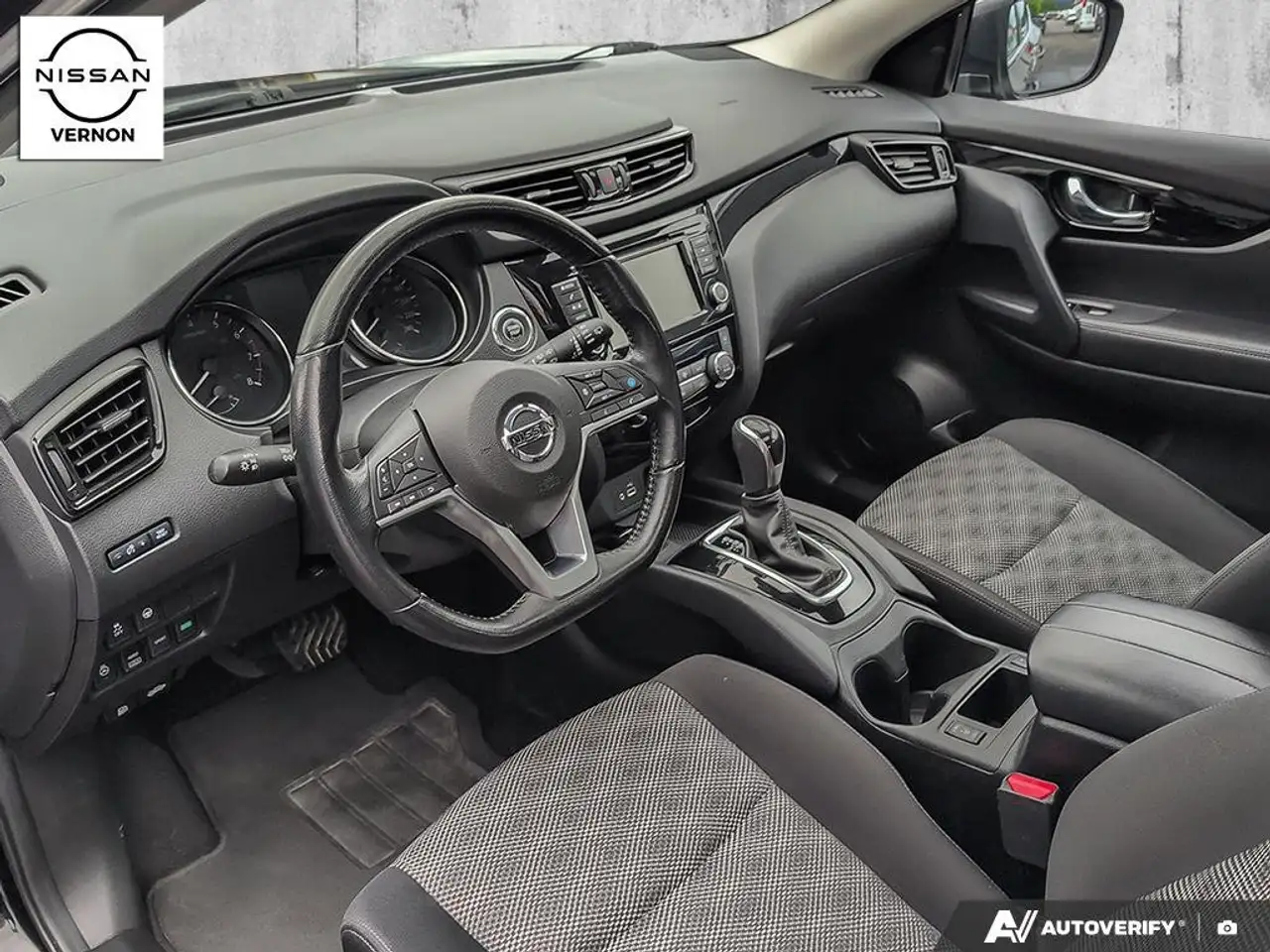 Nissan Qashqai снимка Nissan Qashqai