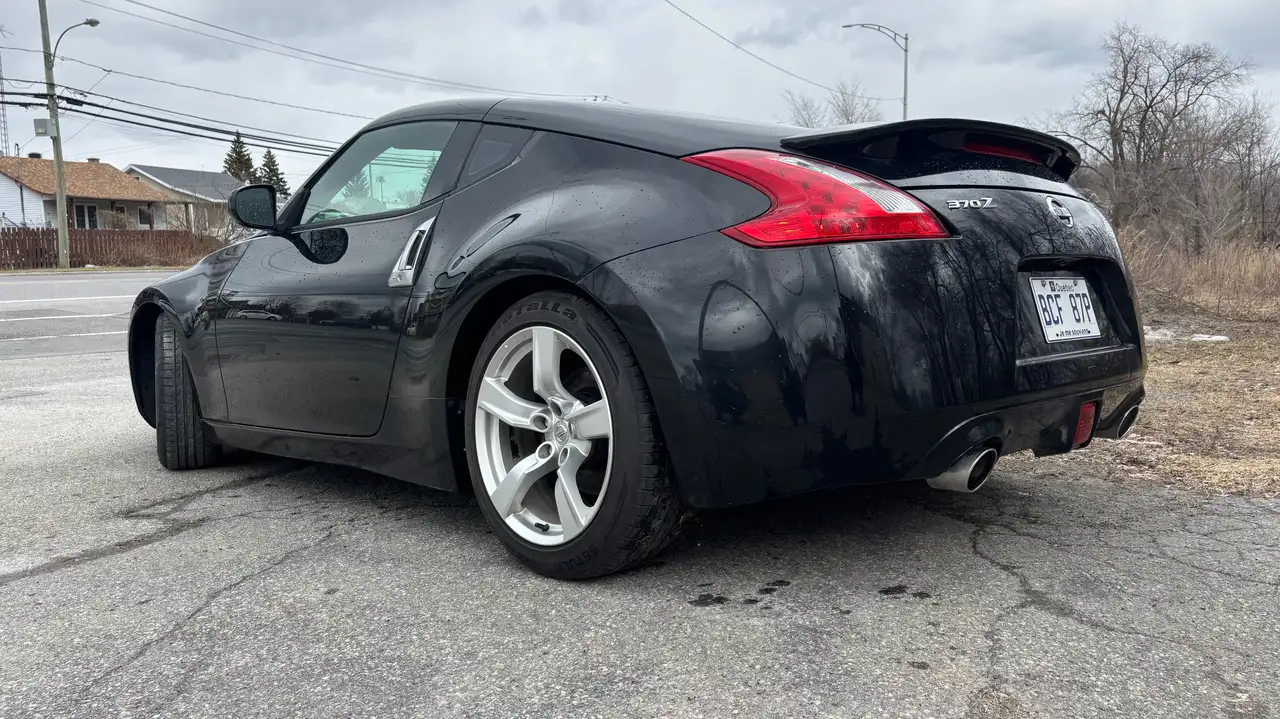 Nissan 370Z снимка Nissan 370Z