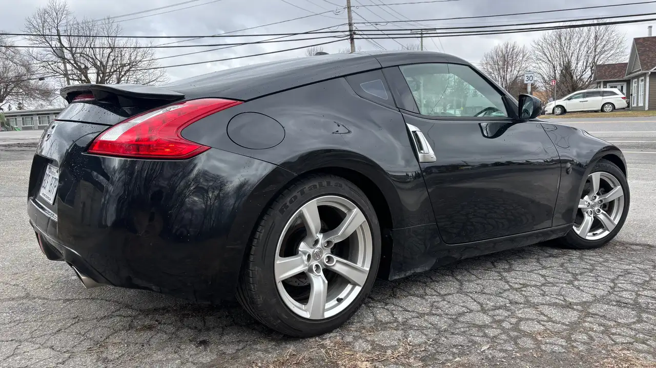Nissan 370Z снимка Nissan 370Z