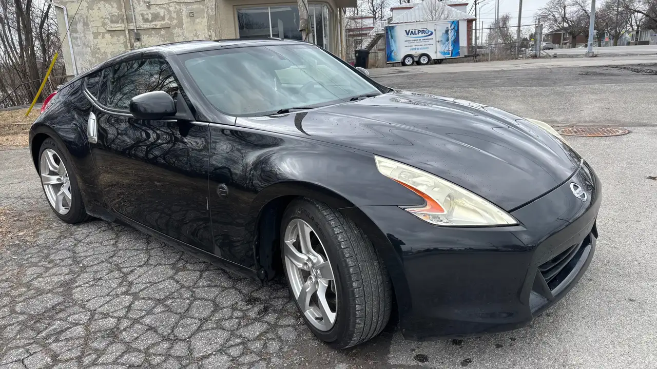 Nissan 370Z снимка Nissan 370Z