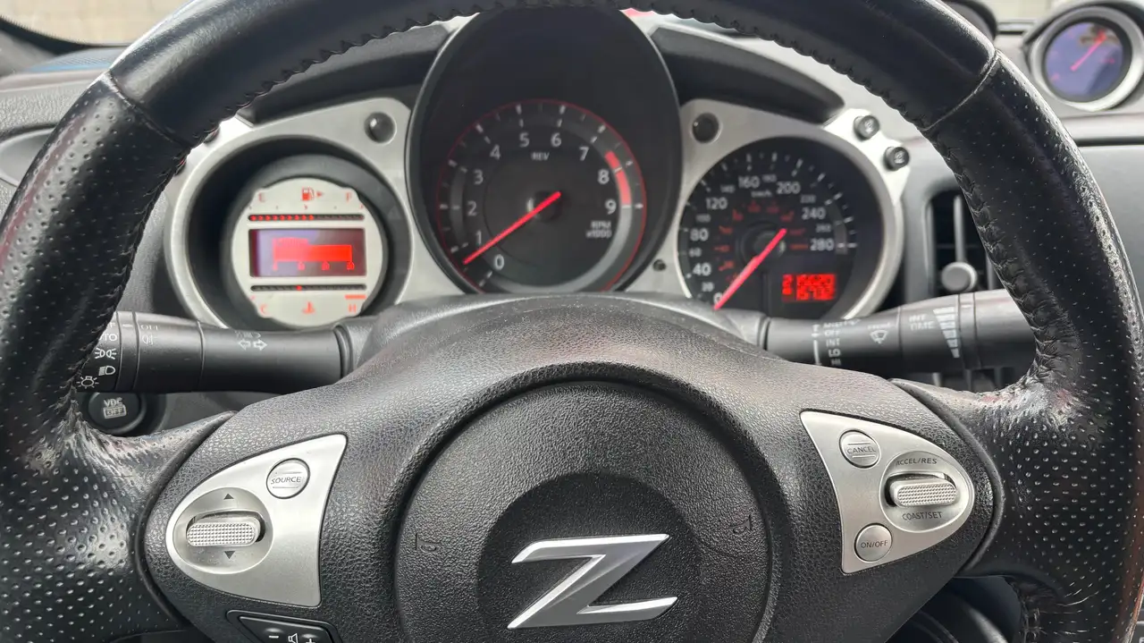 Nissan 370Z снимка Nissan 370Z