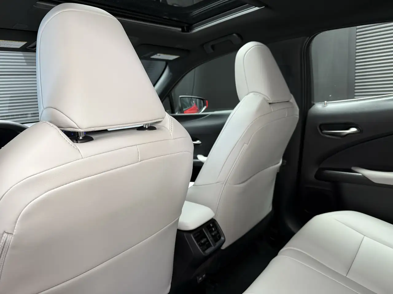 Lexus UX снимка Lexus UX