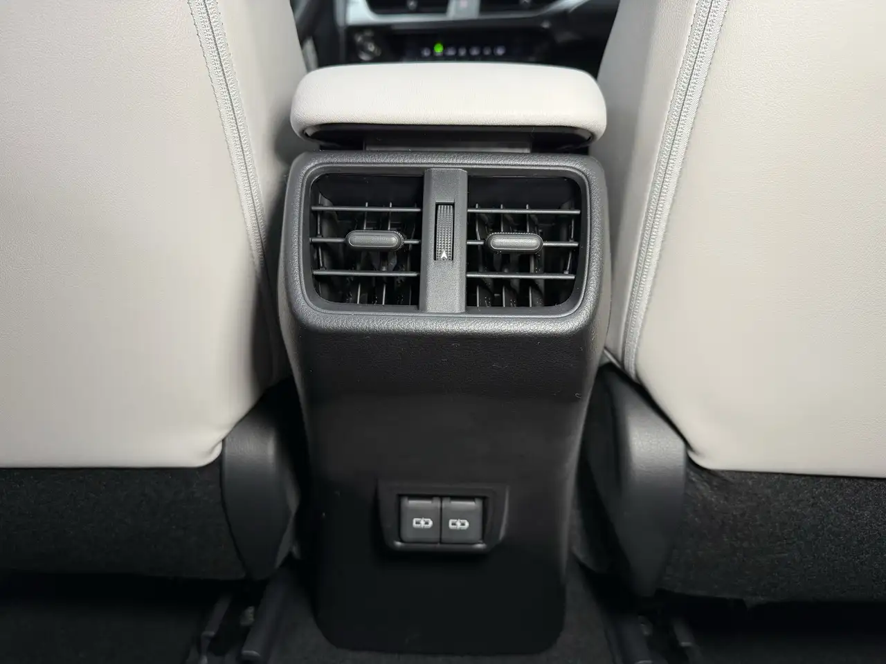 Lexus UX снимка Lexus UX