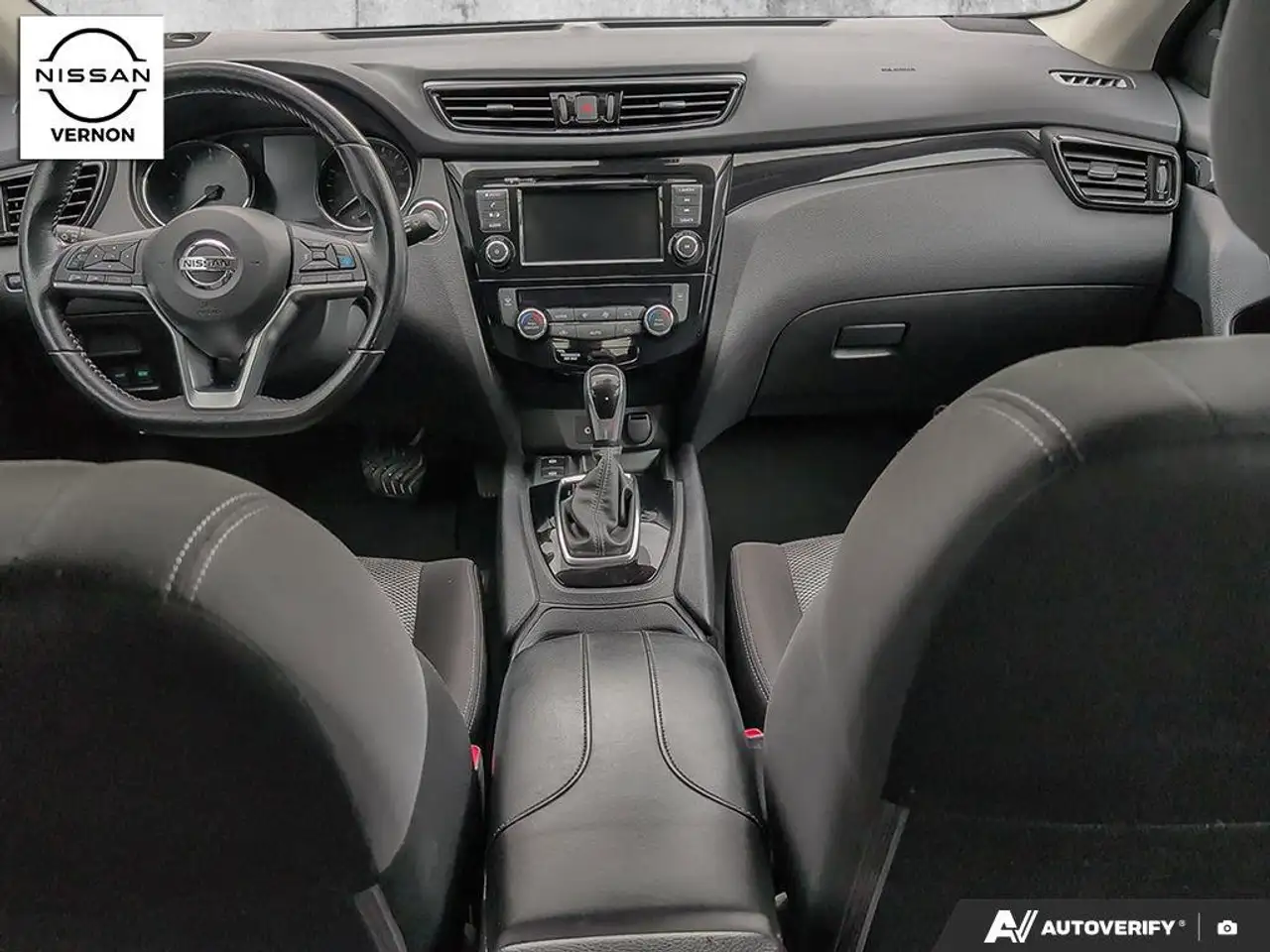 Nissan Qashqai снимка Nissan Qashqai
