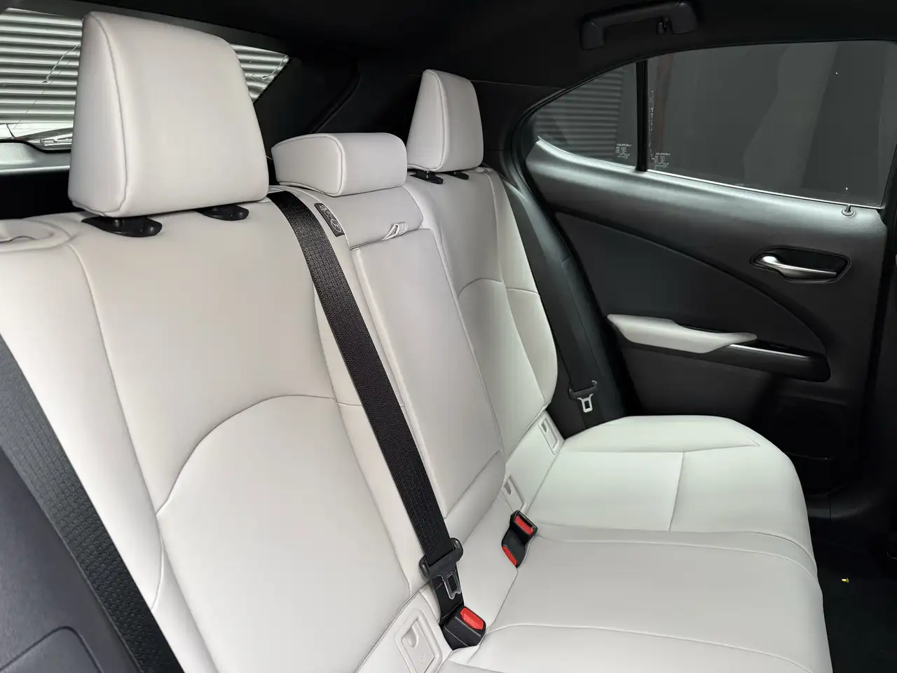 Lexus UX снимка Lexus UX