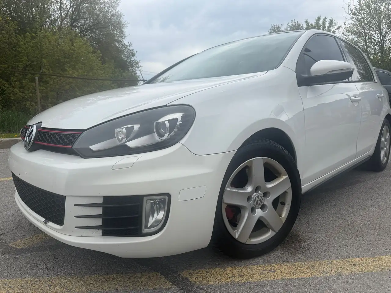 Volkswagen Golf GTI снимка Volkswagen Golf GTI