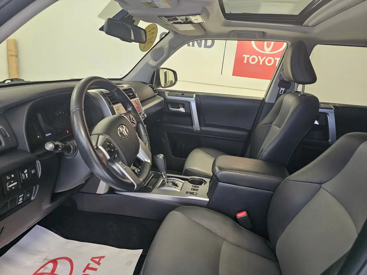 Toyota 4-Runner снимка Toyota 4-Runner