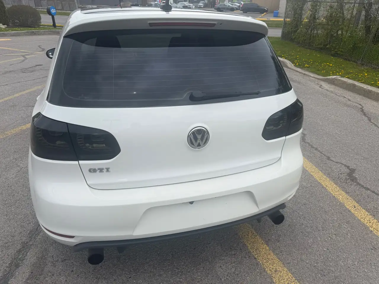 Volkswagen Golf GTI снимка Volkswagen Golf GTI
