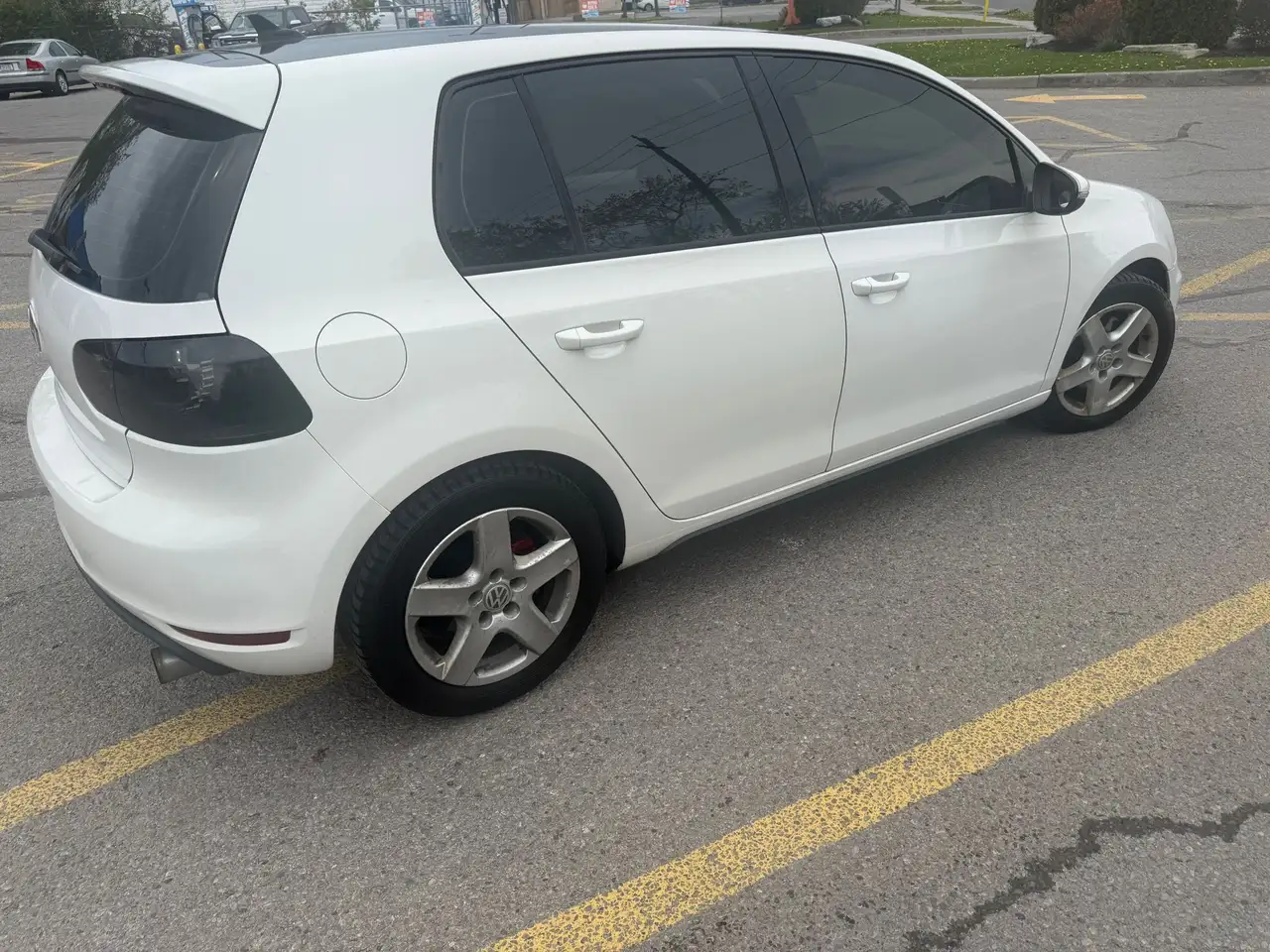 Volkswagen Golf GTI снимка Volkswagen Golf GTI