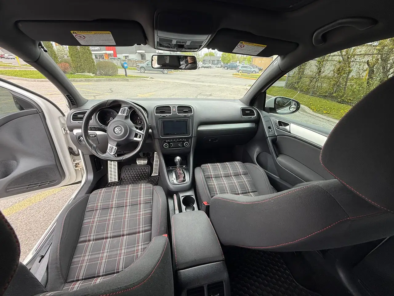 Volkswagen Golf GTI снимка Volkswagen Golf GTI
