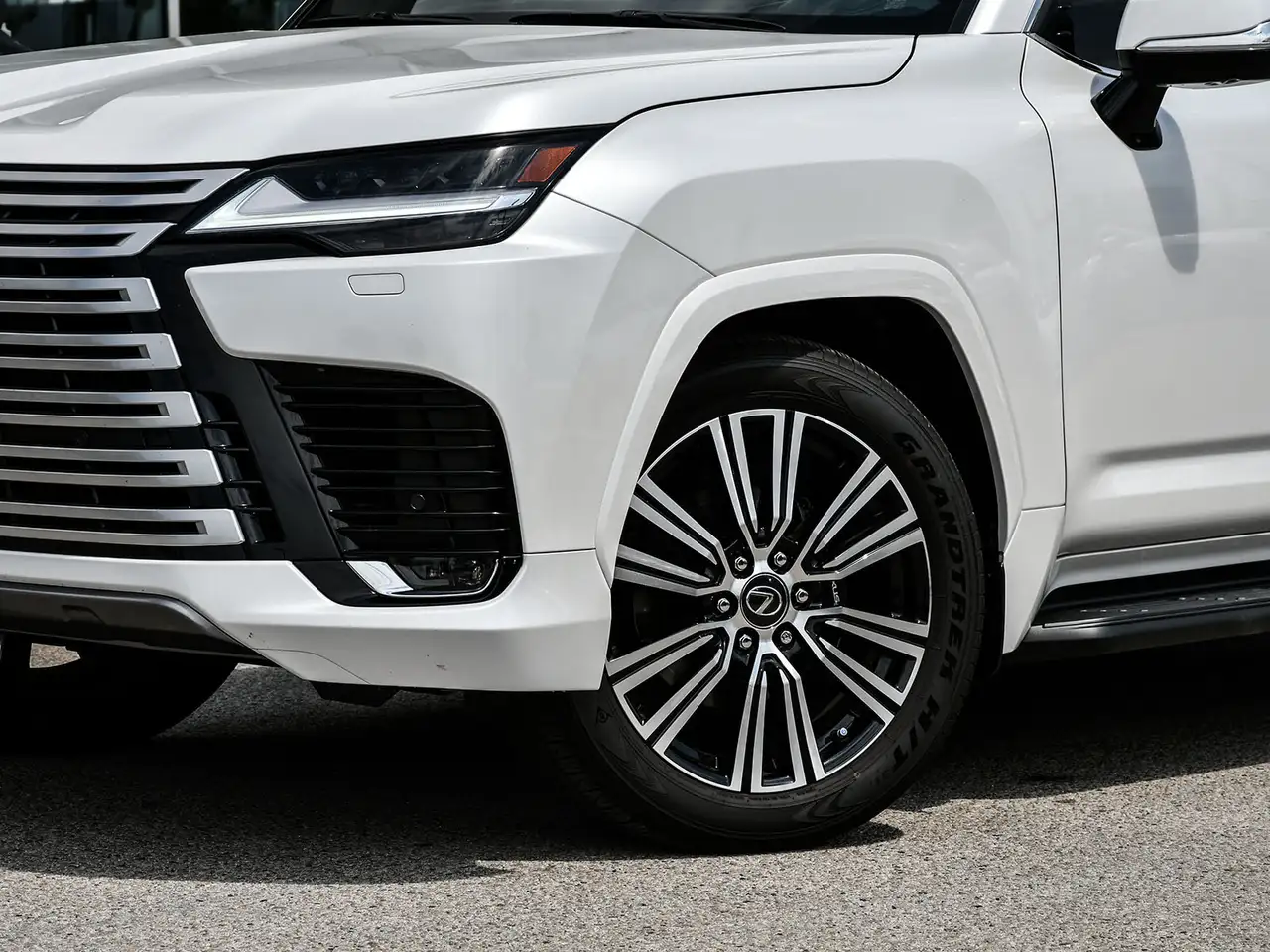 Lexus LX photo Lexus LX