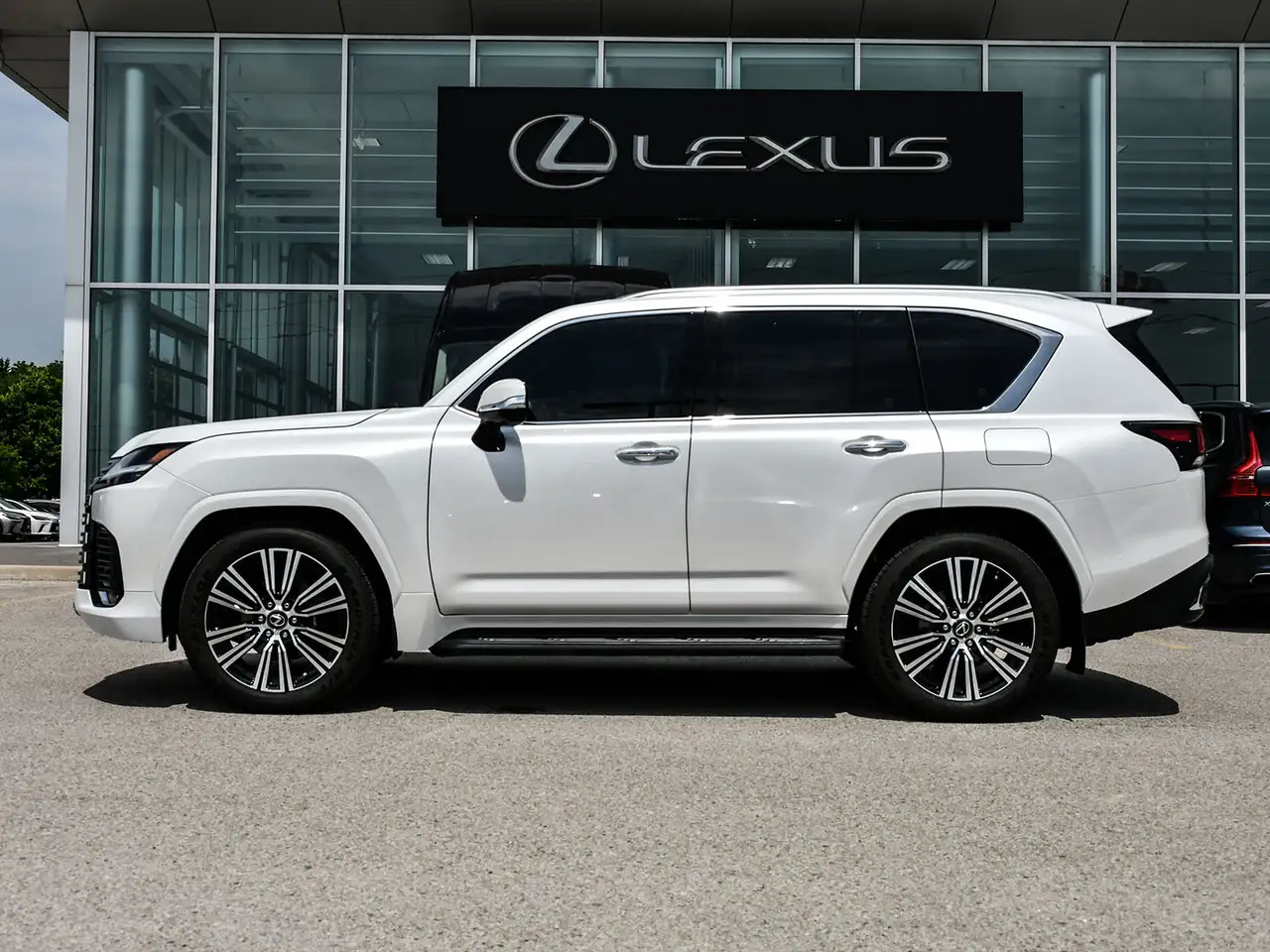 Lexus LX photo Lexus LX