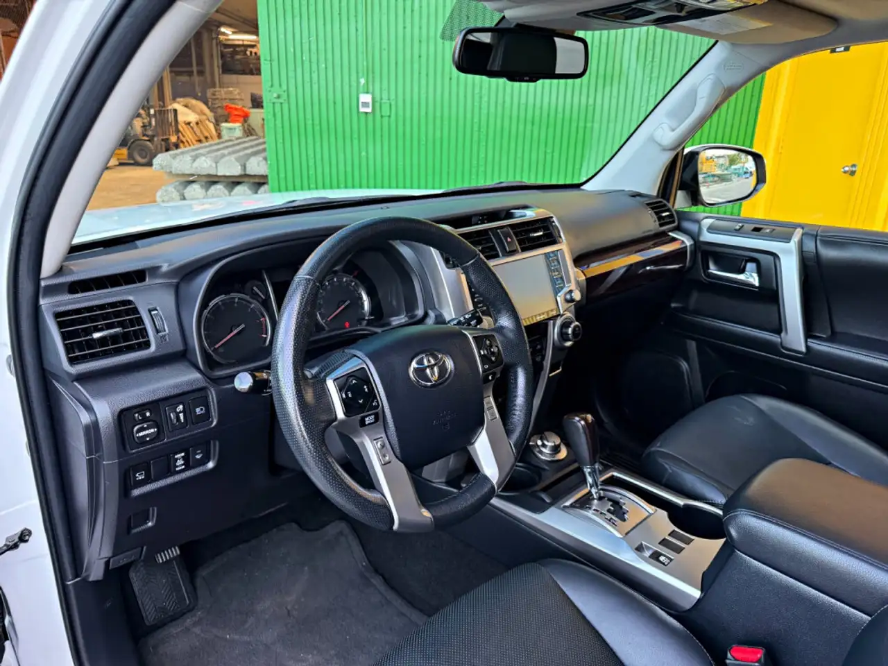 Toyota 4-Runner снимка Toyota 4-Runner