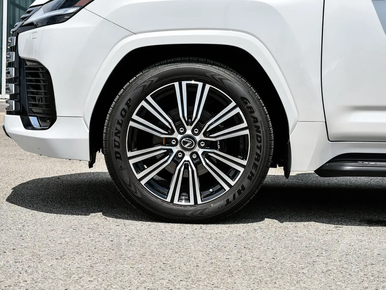 Lexus LX photo Lexus LX