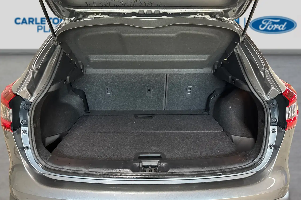 Nissan Qashqai снимка Nissan Qashqai