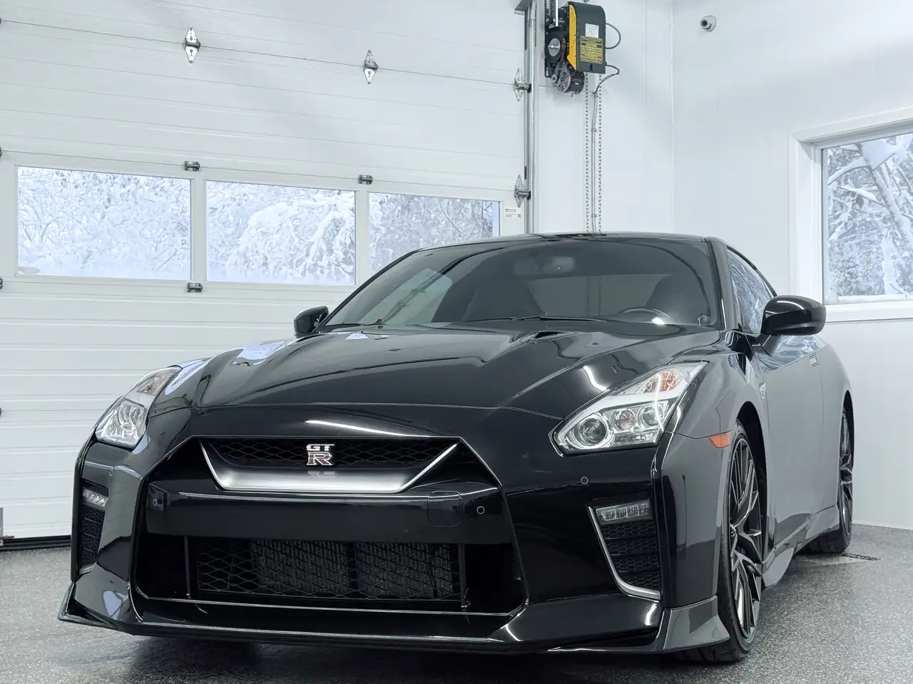 Nissan GT-R снимка Nissan GT-R