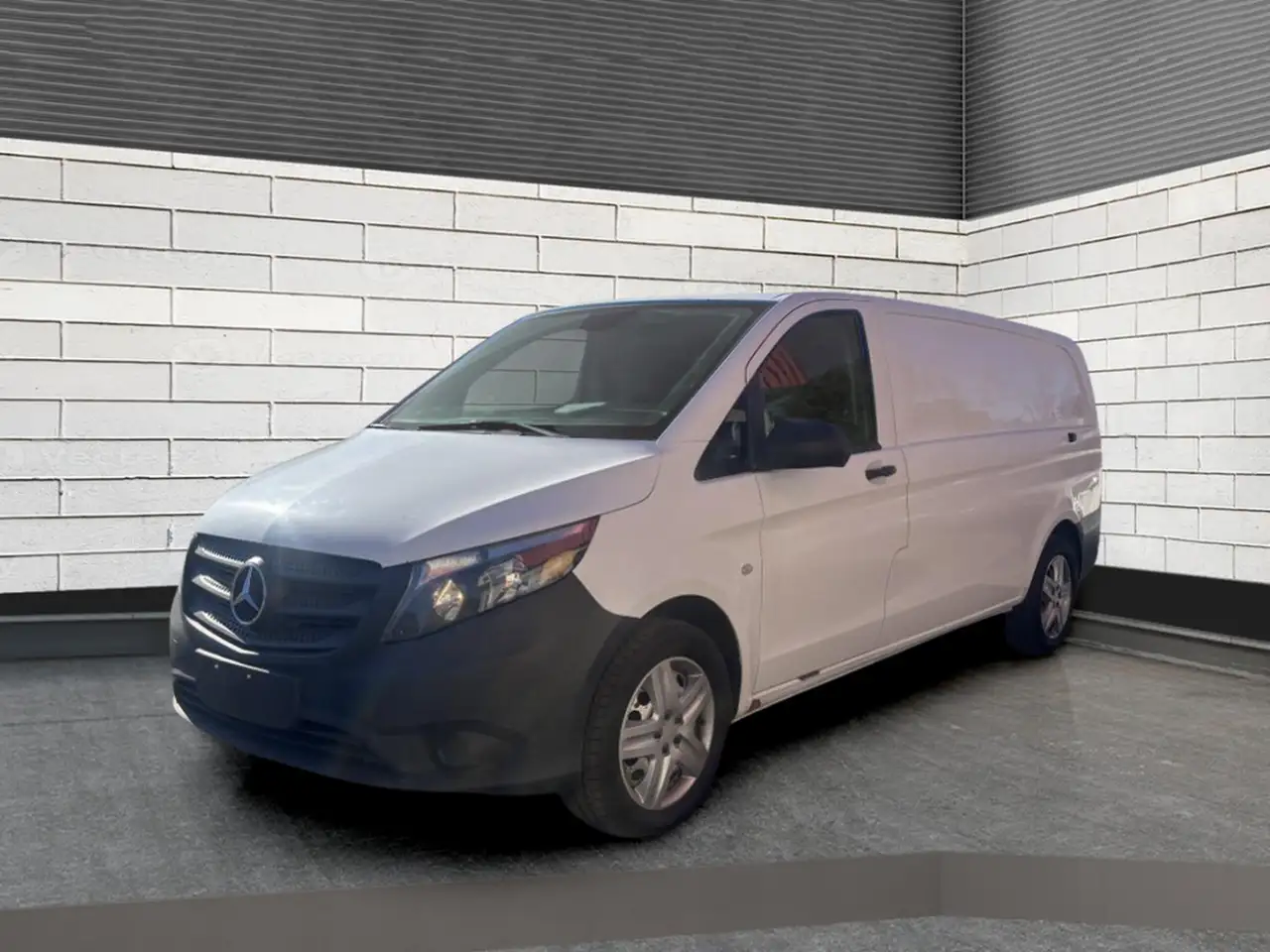Mercedes-Benz Metris Passenger Van снимка Mercedes-Benz Metris Passenger Van
