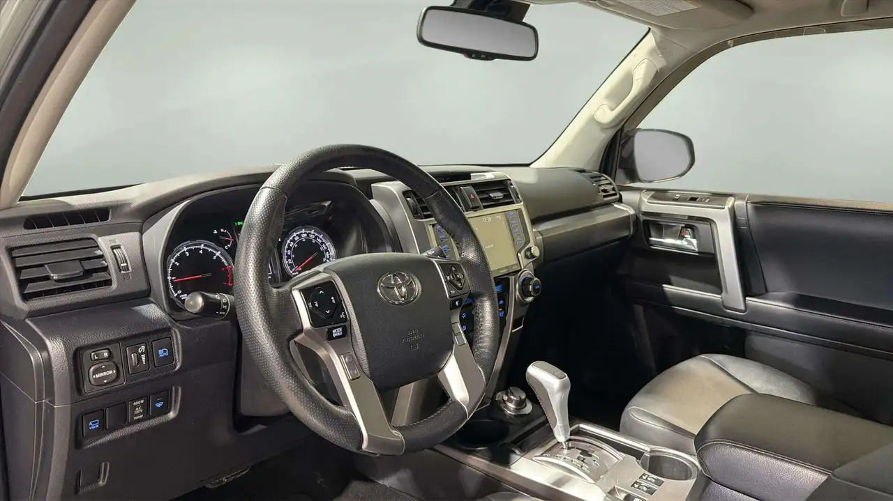 Toyota 4-Runner снимка Toyota 4-Runner