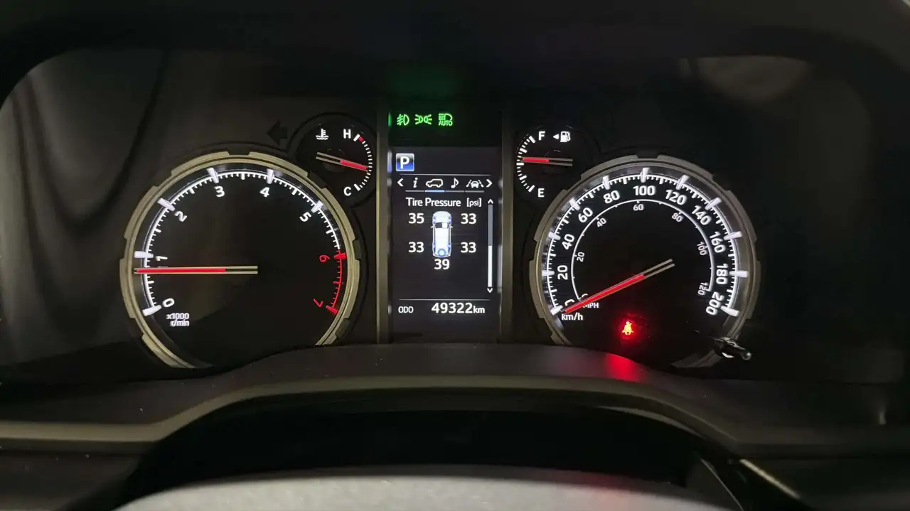 Toyota 4-Runner снимка Toyota 4-Runner