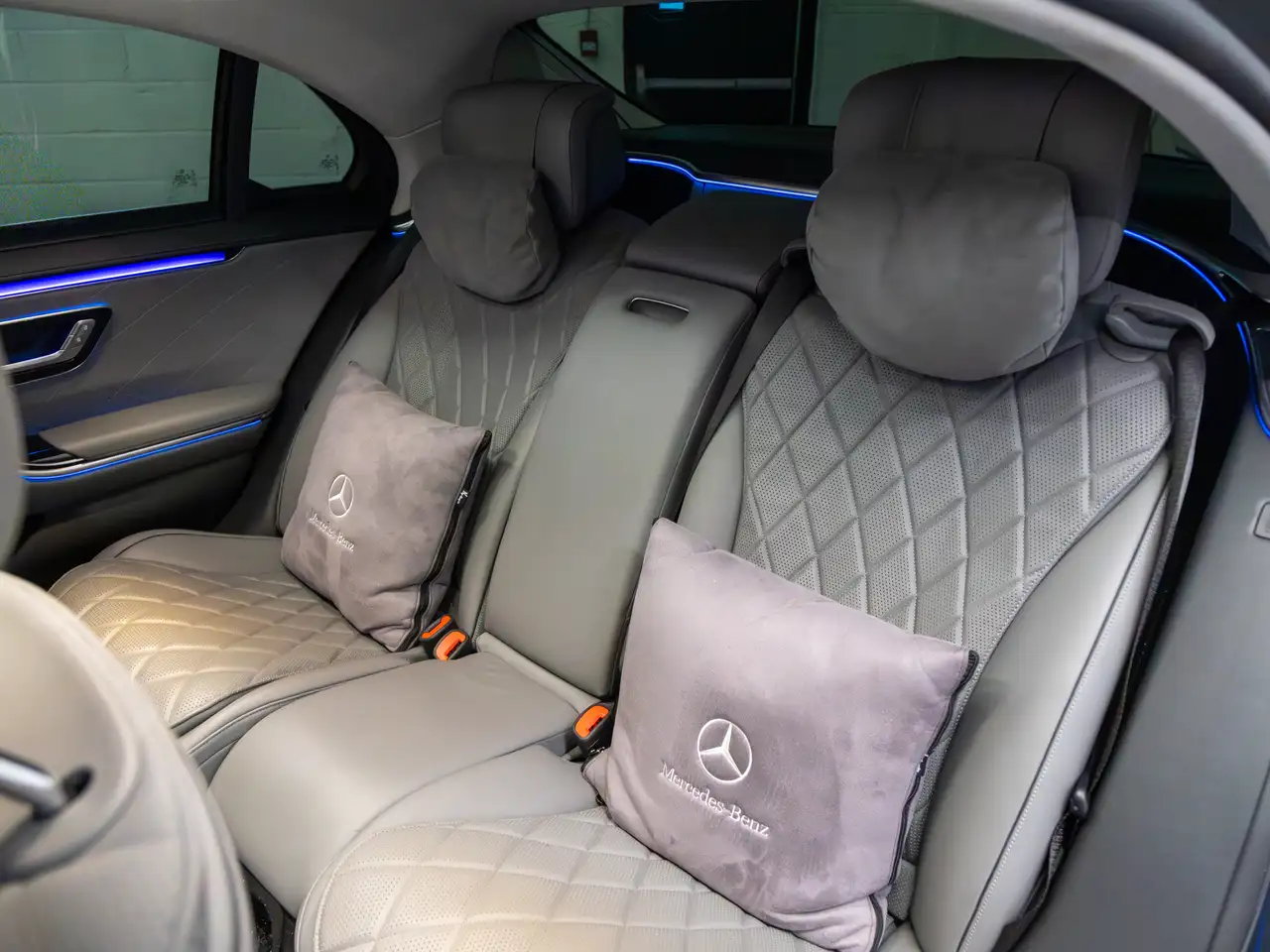 Mercedes-Benz S-Class снимка Mercedes-Benz S-Class