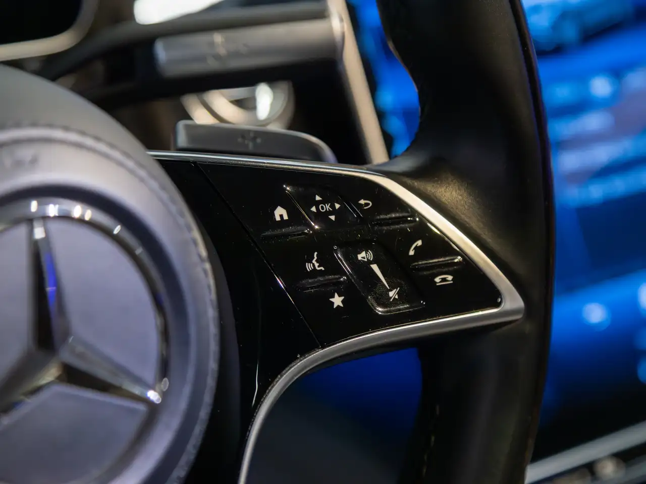 Mercedes-Benz S-Class снимка Mercedes-Benz S-Class