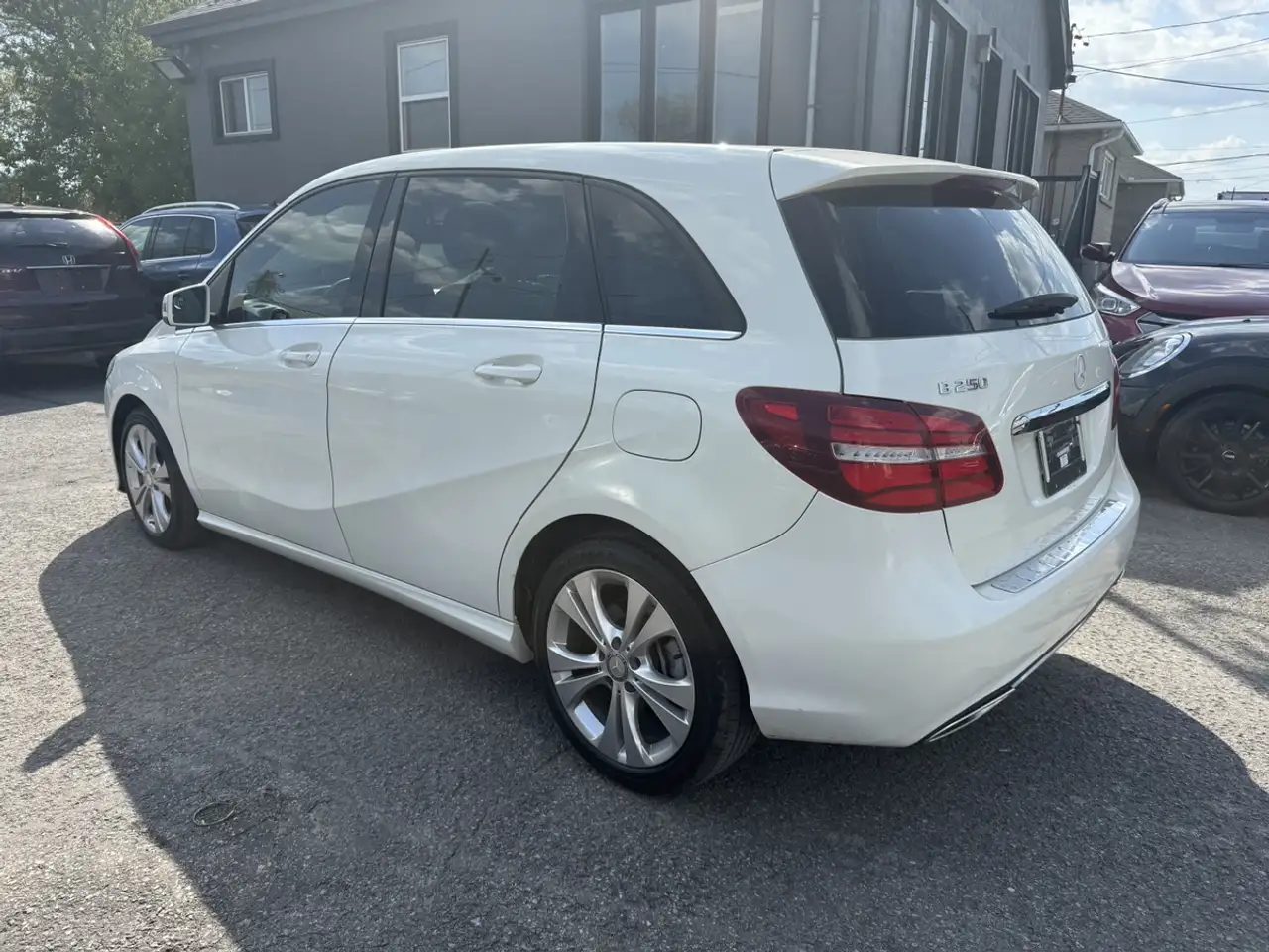 Mercedes-Benz B-Class photo Mercedes-Benz B-Class