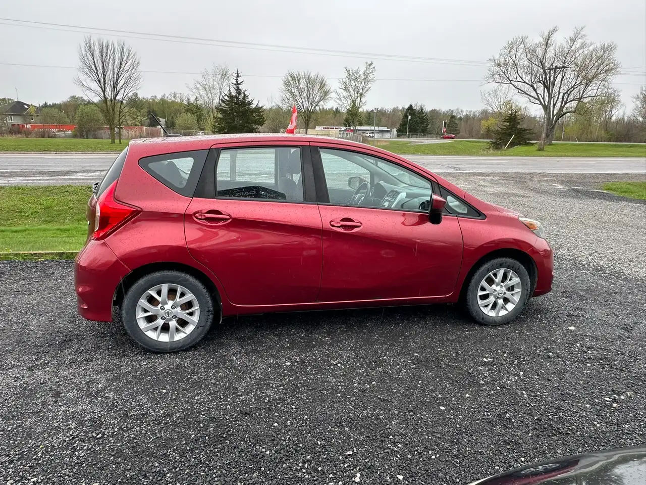 Nissan Versa снимка Nissan Versa